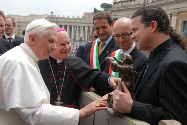 mic_pope